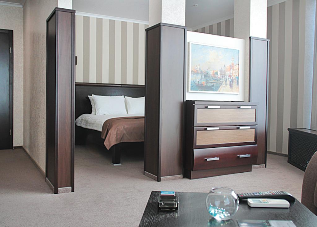 Hotel Porto Riva Zaporizhia Camera foto