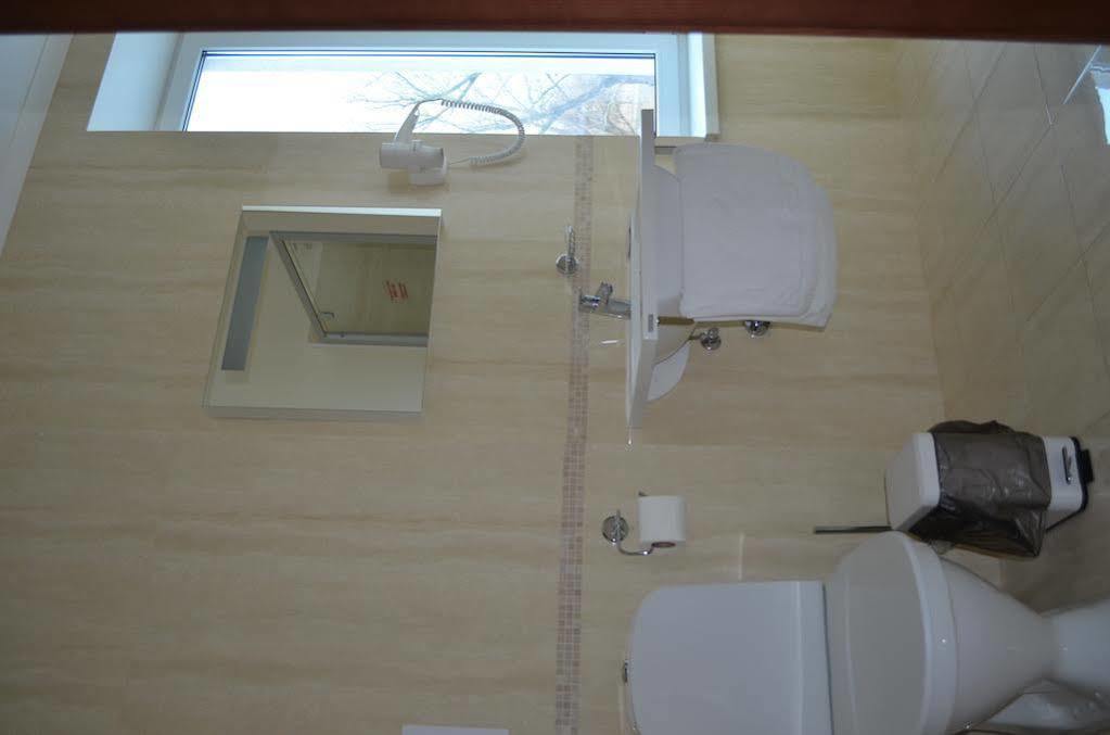 Hotel Porto Riva Zaporizhia Esterno foto
